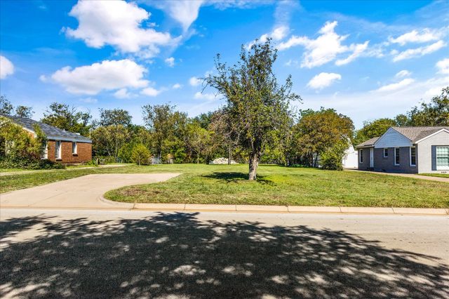 3512 W Biddison Street, Fort Worth, TX 76109