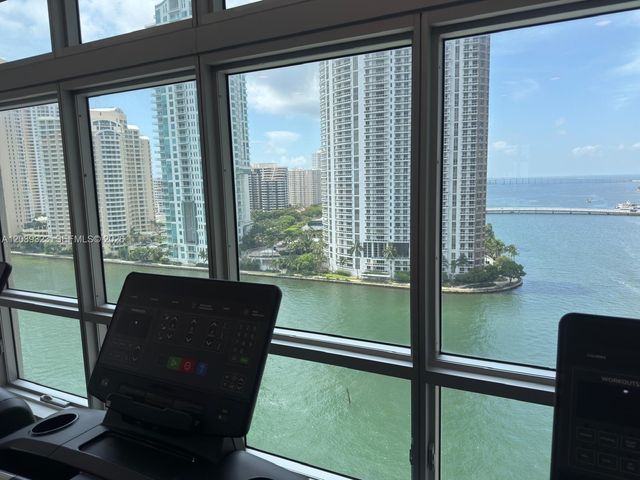 300 S Biscayne Boulevard T3703, Miami, FL 33131