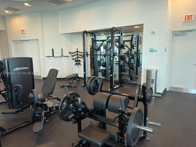 300 S Biscayne Boulevard T3703, Miami, FL 33131