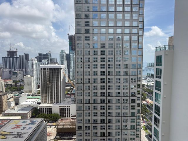 300 S Biscayne Boulevard T3703, Miami, FL 33131