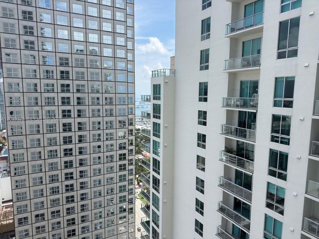 300 S Biscayne Boulevard T3703, Miami, FL 33131