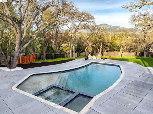 428 Marian Lane, Danville, CA 94526