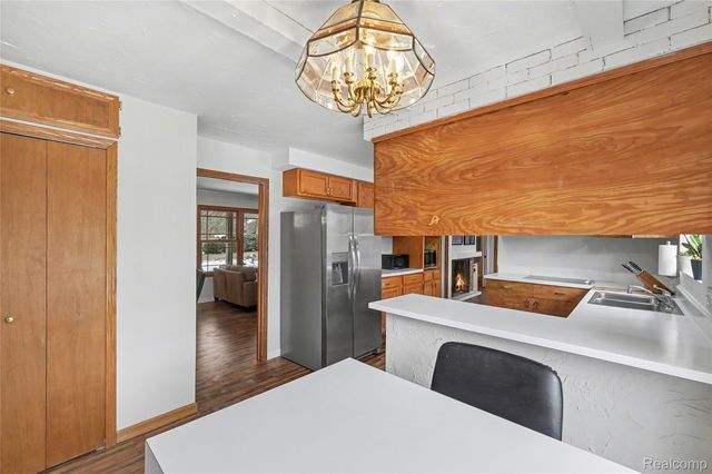 1085 Frankel Lane, Bloomfield Charter Township, MI 48302