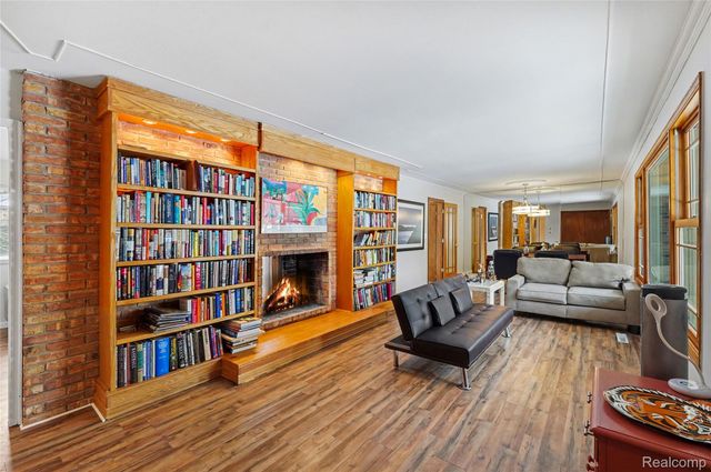 1085 Frankel Lane, Bloomfield Charter Township, MI 48302