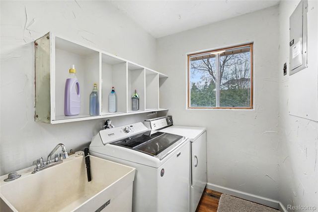 1085 Frankel Lane, Bloomfield Charter Township, MI 48302