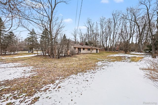 1085 Frankel Lane, Bloomfield Charter Township, MI 48302