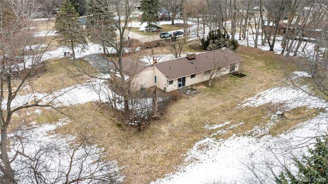 1085 Frankel Lane, Bloomfield Charter Township, MI 48302