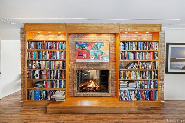 1085 Frankel Lane, Bloomfield Charter Township, MI 48302