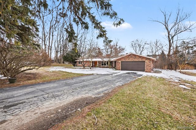 1085 Frankel Lane, Bloomfield Charter Township, MI 48302