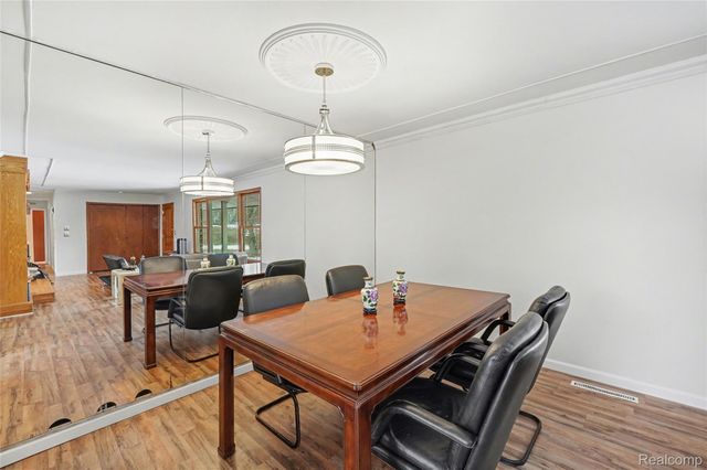 1085 Frankel Lane, Bloomfield Charter Township, MI 48302