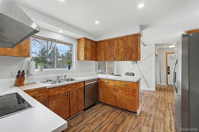 1085 Frankel Lane, Bloomfield Charter Township, MI 48302