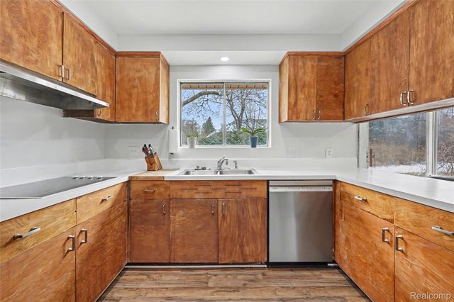 1085 Frankel Lane, Bloomfield Charter Township, MI 48302