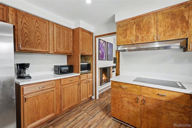 1085 Frankel Lane, Bloomfield Charter Township, MI 48302