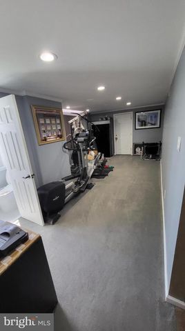 8001 POSTOAK RD, Potomac, MD 20854