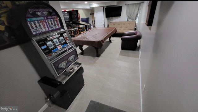 8001 POSTOAK RD, Potomac, MD 20854