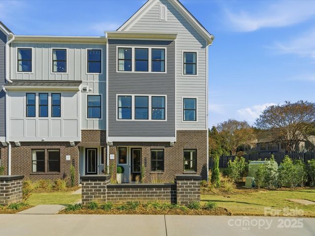 8038 Thimbleweed Circle, Charlotte, NC 28277