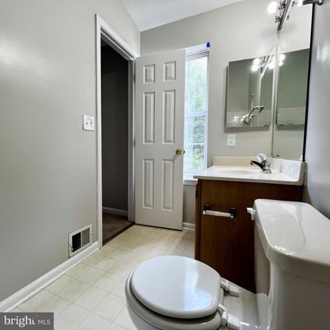 2457 NANTUCKET DR, Crofton, MD 21114