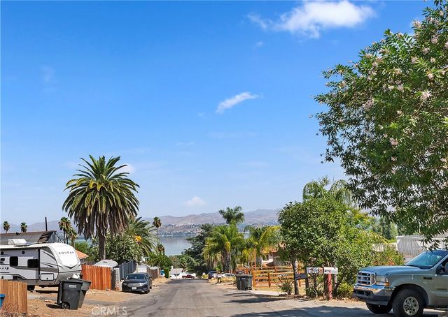 17525 Bodkin, Lake Elsinore, CA 92530