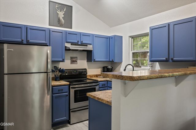 516 Proffitt Rd Unit 2, Gatlinburg, TN 37738