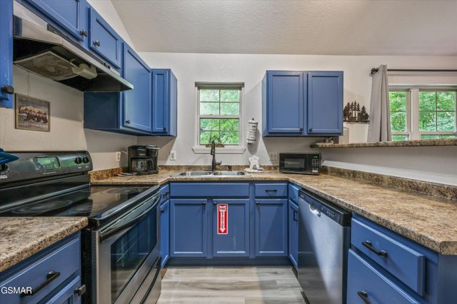 516 Proffitt Rd Unit 2, Gatlinburg, TN 37738