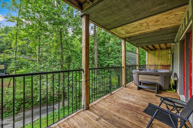516 Proffitt Rd Unit 2, Gatlinburg, TN 37738