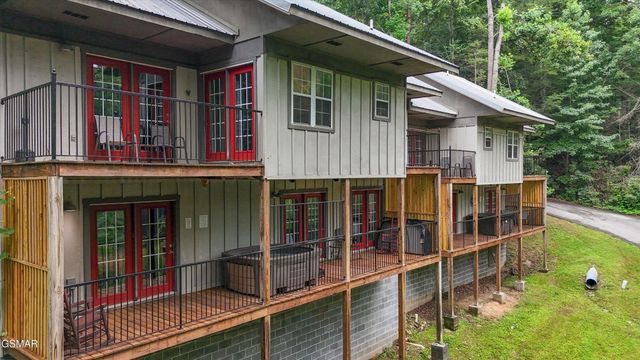 516 Proffitt Rd Unit 2, Gatlinburg, TN 37738