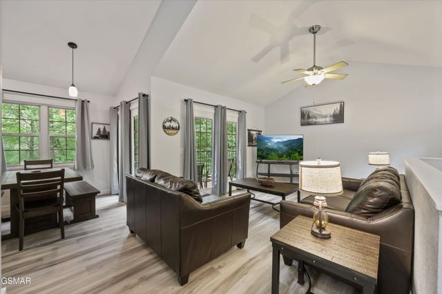 516 Proffitt Rd Unit 2, Gatlinburg, TN 37738