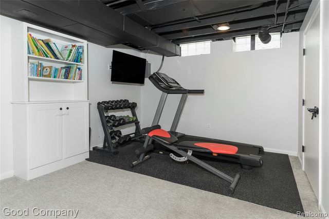 123 Crane Avenue, Royal Oak, MI 48067