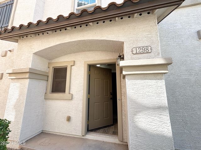 1298 S Owl Drive, Gilbert, AZ 85296