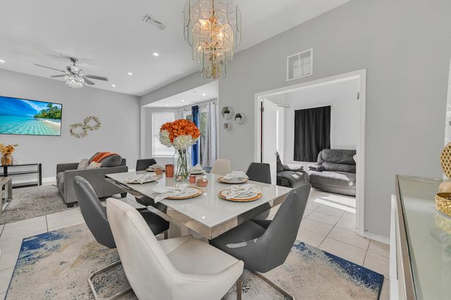 5120 Foxhall Drive S, West Palm Beach, FL 33417