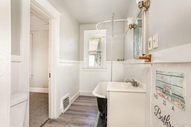 2302 N Oakley Street, Saginaw, MI 48602