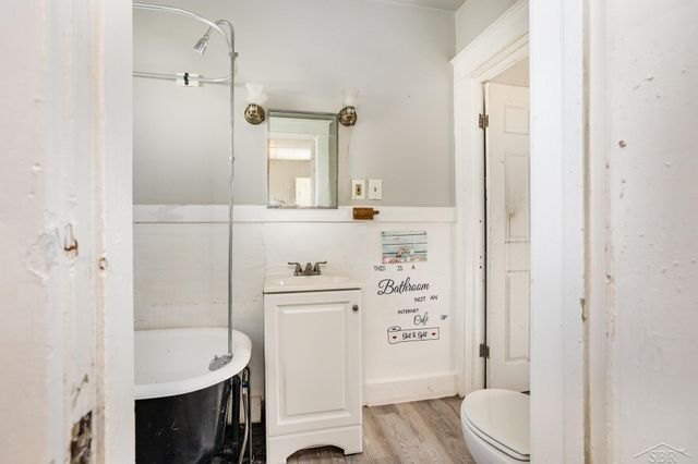 2302 N Oakley Street, Saginaw, MI 48602