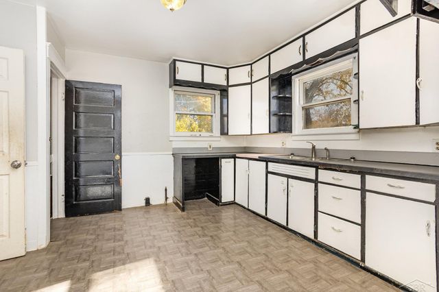 2302 N Oakley Street, Saginaw, MI 48602