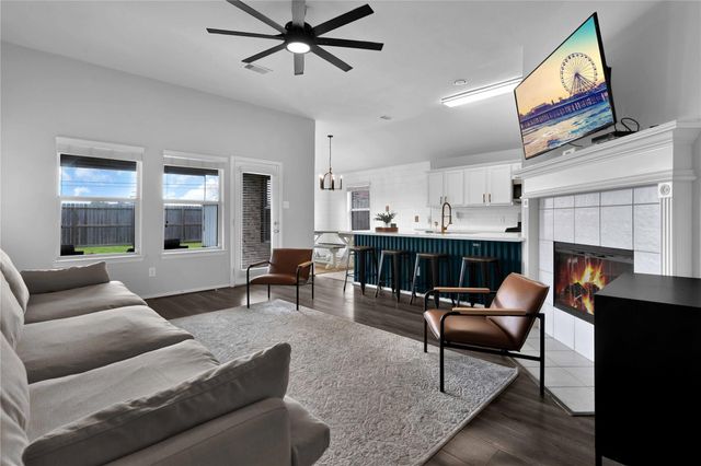 997 Hamilton Street, Alvin, TX 77511