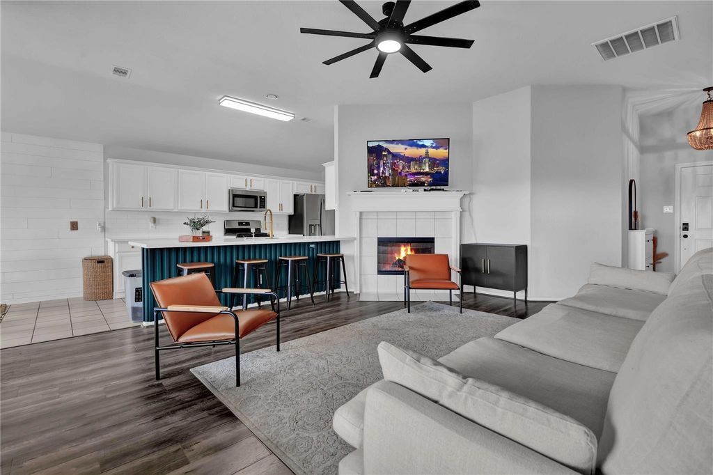 997 Hamilton Street, Alvin, TX 77511
