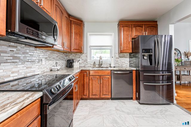 60 Dalewood Road, Newington, CT 06111