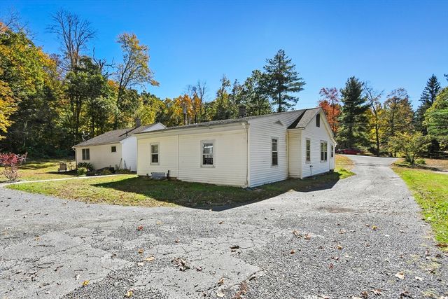 26 Brimfield Road, Monson, MA 01057