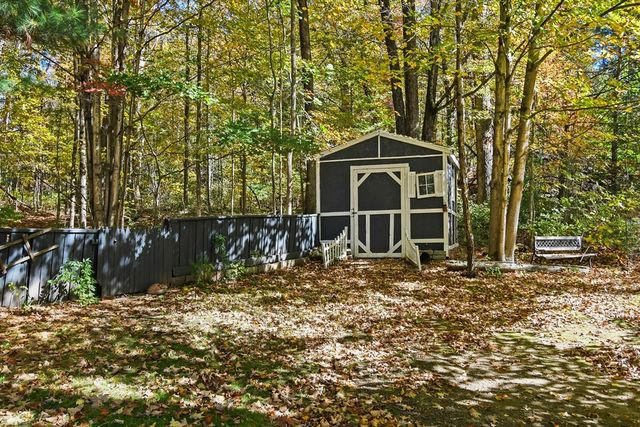 26 Brimfield Road, Monson, MA 01057