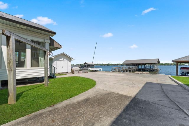 6350 False River Rd, Oscar, LA 70762