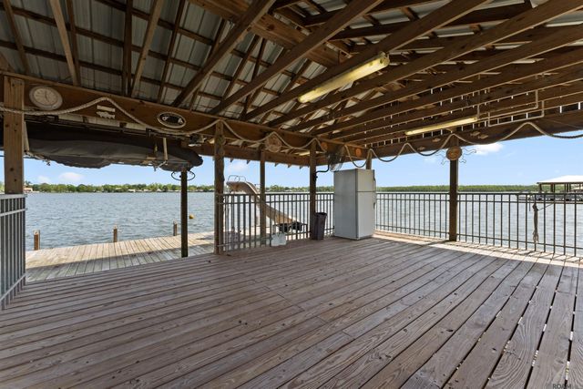 6350 False River Rd, Oscar, LA 70762
