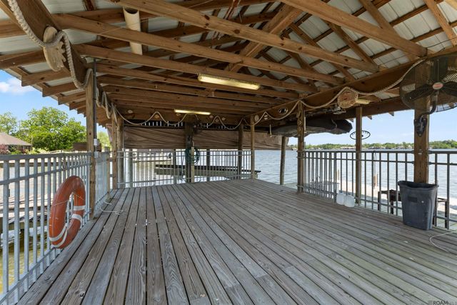 6350 False River Rd, Oscar, LA 70762