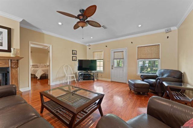 6350 False River Rd, Oscar, LA 70762