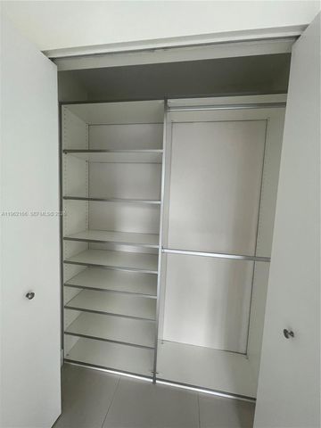 92 SW 3rd St 3203, Miami, FL 33130