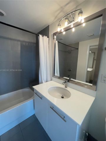 92 SW 3rd St 3203, Miami, FL 33130