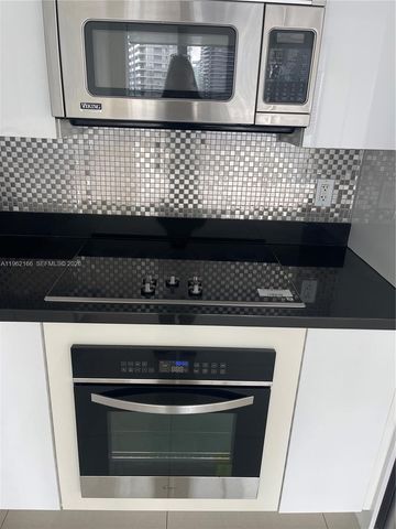 92 SW 3rd St 3203, Miami, FL 33130