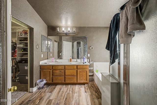 4623 W DESERT Lane, Laveen, AZ 85339