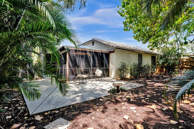 894 Camino Gardens Lane, Boca Raton, FL 33432