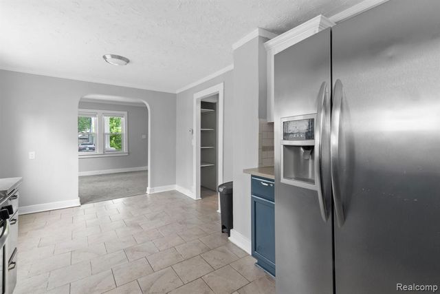 23152 Tawas Avenue, Hazel Park, MI 48030