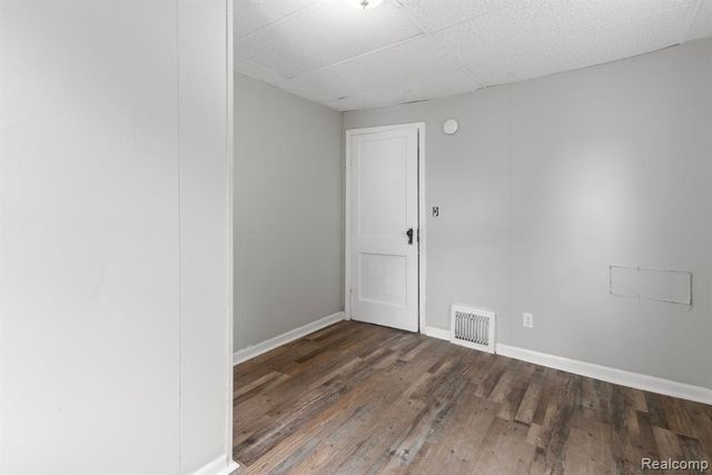 23152 Tawas Avenue, Hazel Park, MI 48030