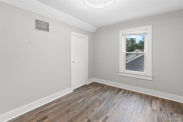 23152 Tawas Avenue, Hazel Park, MI 48030